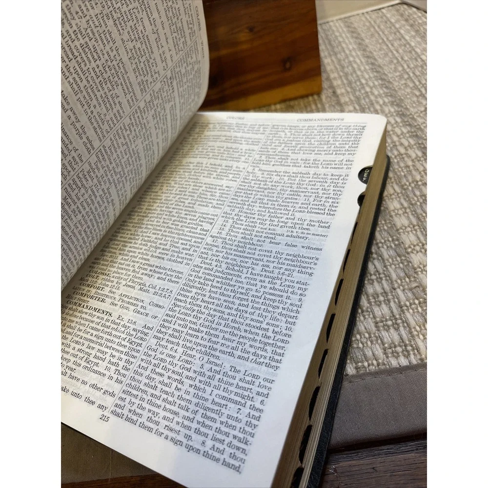 Nave's Topical Bible‎ A Digest Of The Holy Scriptures Southwestern Company OLD